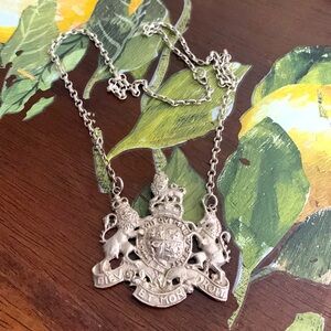 Sterling Silver Stieff Coat of Arms Signed Vintage necklace, beautiful chain